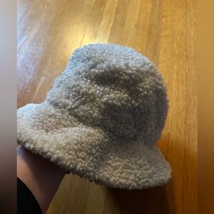 Shiraleah Chicago White Teddy Bear Bucket Hat